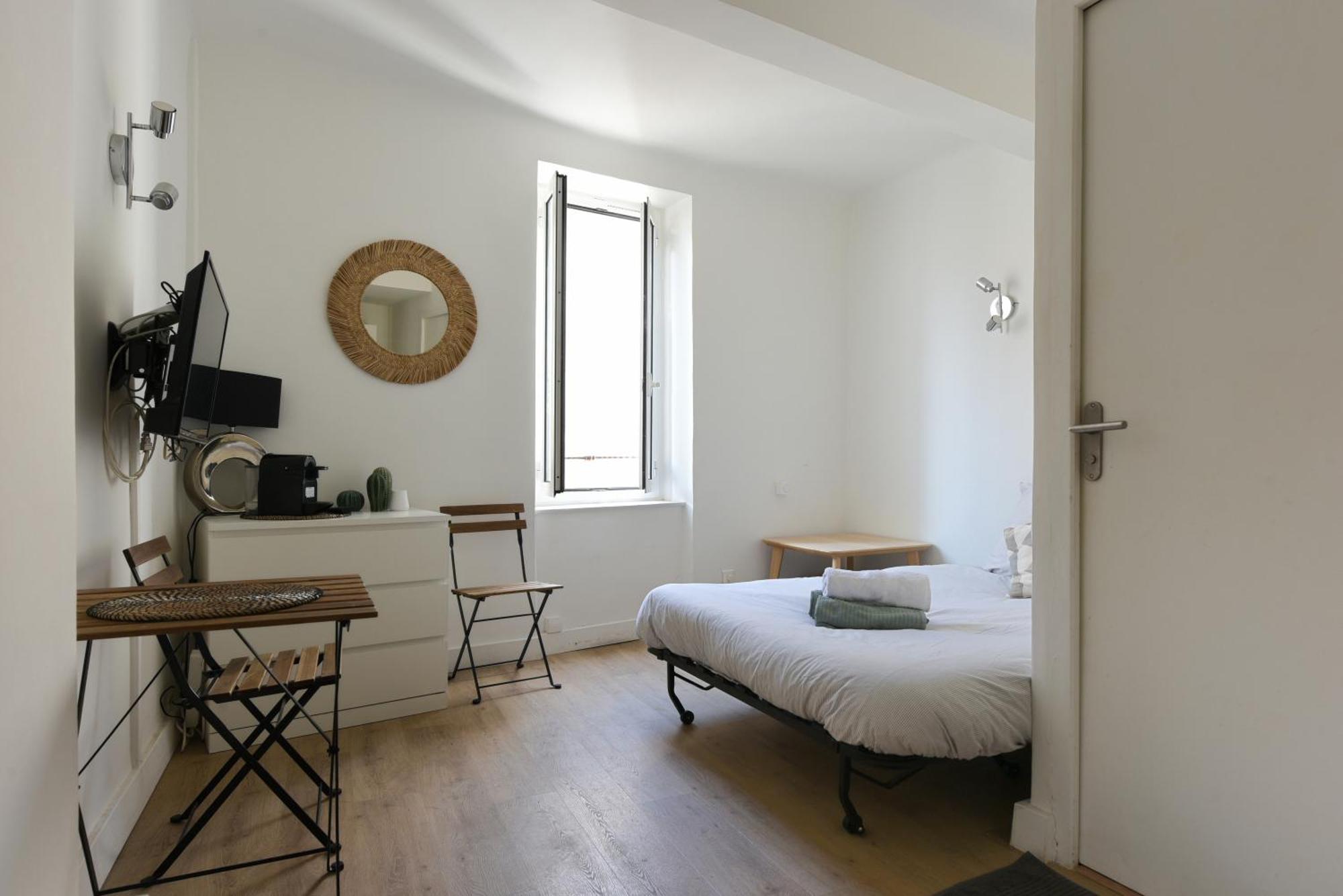Studio Garrigue La Fare-les-Oliviers 外观 照片